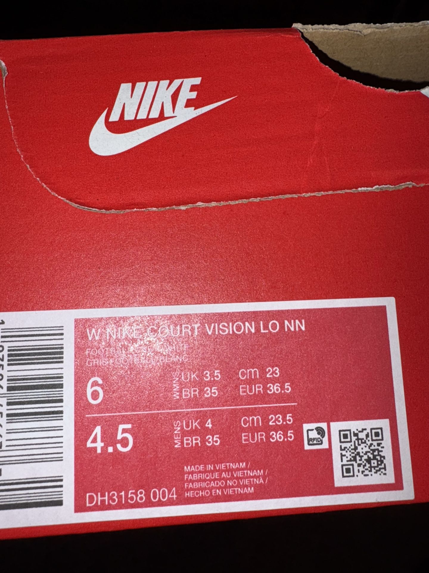Women’s Size 6 Nike
