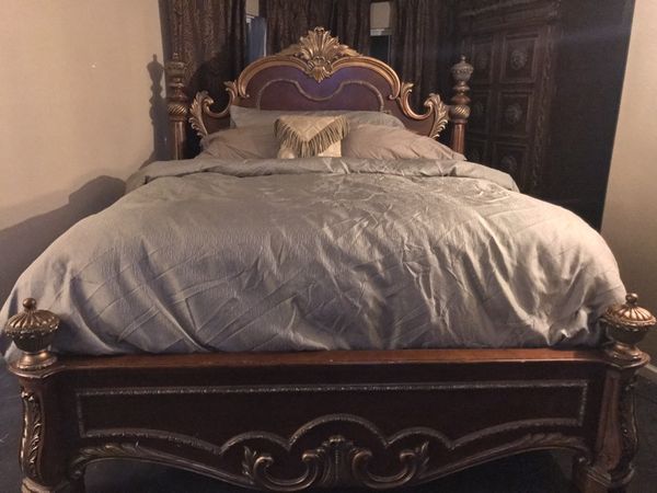 Pulaski Royale King Bedroom Set For Sale In Clinton Md Offerup