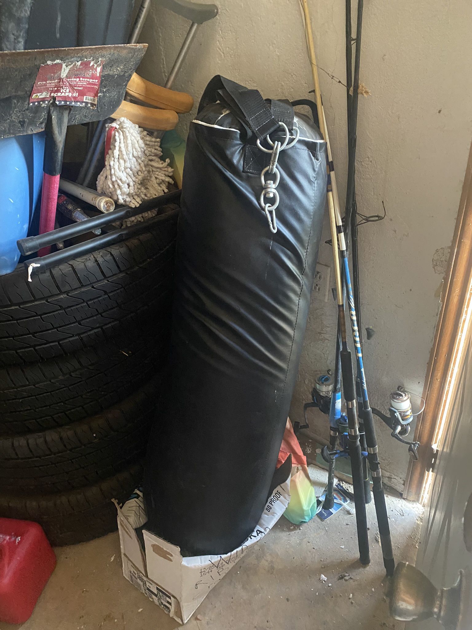 (80lbs) Punching Bag With Stand 