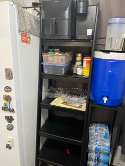Black Wood Shelf Excellent Condition Pick Up Raseda and vanowen