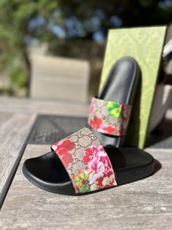 Gucci bloom sandals size 9