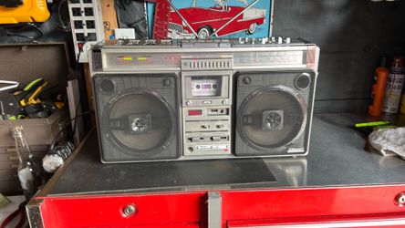 Sharp boombox