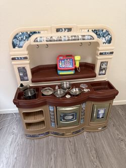 Fake Kitchen 