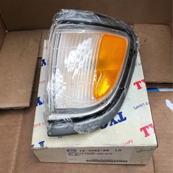 Toyota Tacoma 95-96 Corner Light Lamp 