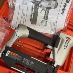 Paslode, Pneumatic Finish Nailer, 515500, 16 Gauge, Air Compressor Powered
