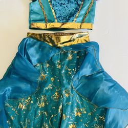 Jasmine Costume With Crown