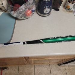 EASTON CYCLONE SK37 SLOW PITCH SOFTBALL BAT  SIZE 34/30oz  $50 FIRM PRICE 