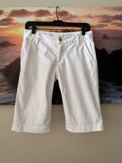 Tory Burch White Bermuda Chino Shorts/size 25