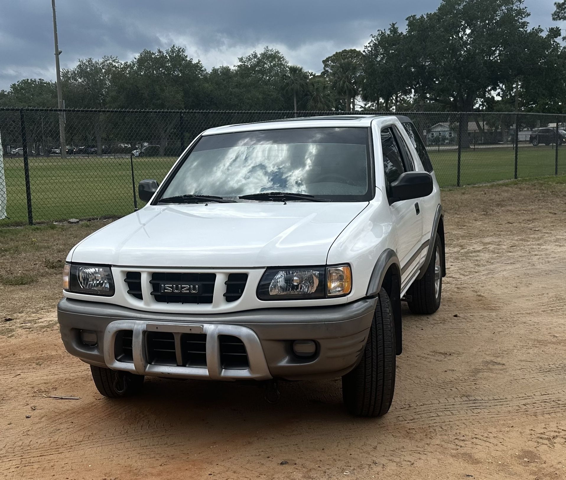 2000 Isuzu Amigo