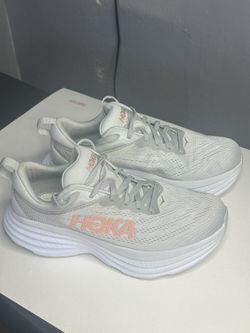 HOKA ONE ONE BONDI 8