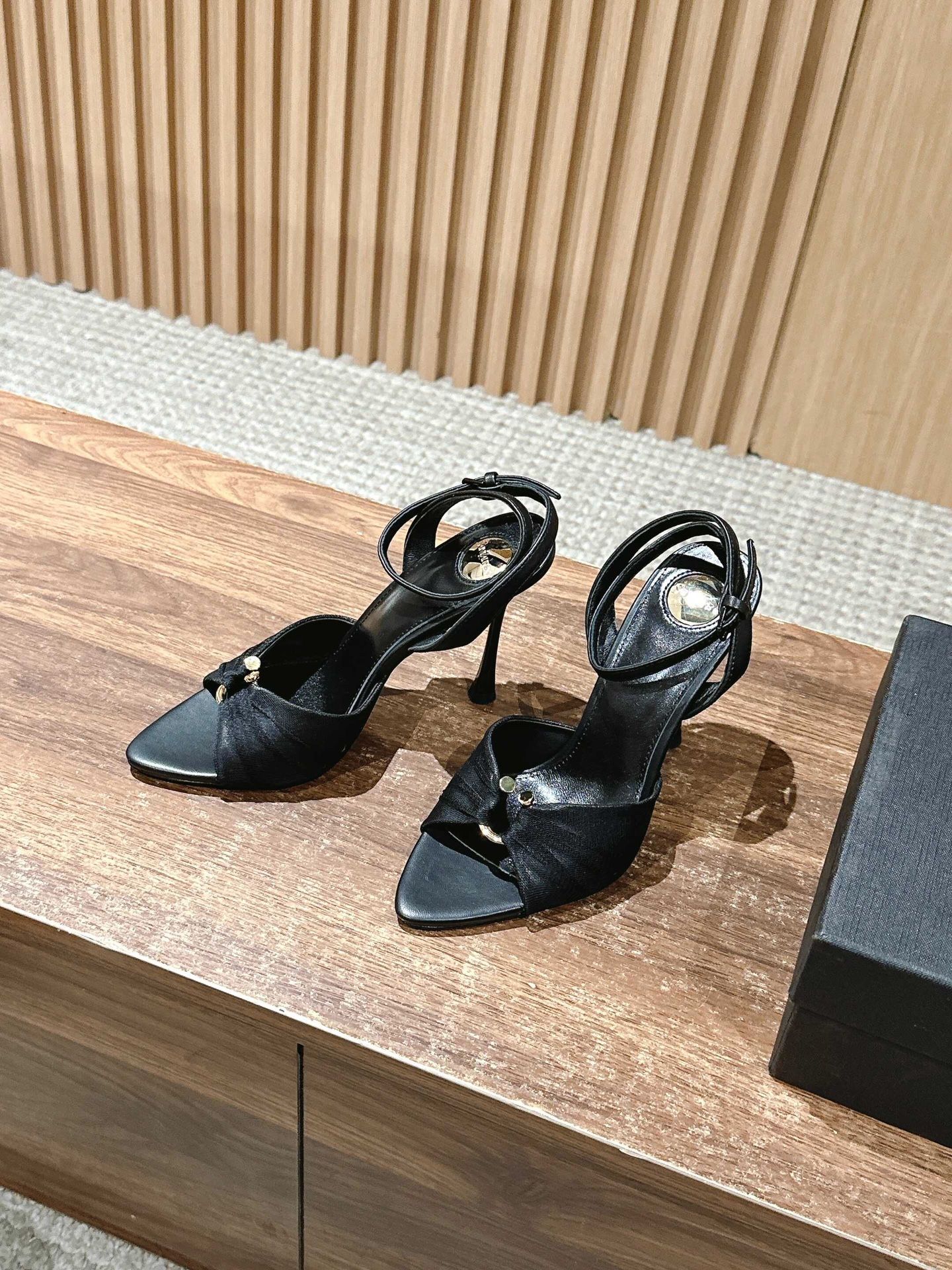 YSL Women’s Shoes With Box 2025 New