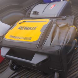 DeWalt Pull Bag