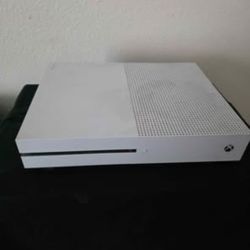 Xbox One S With Games and Controller