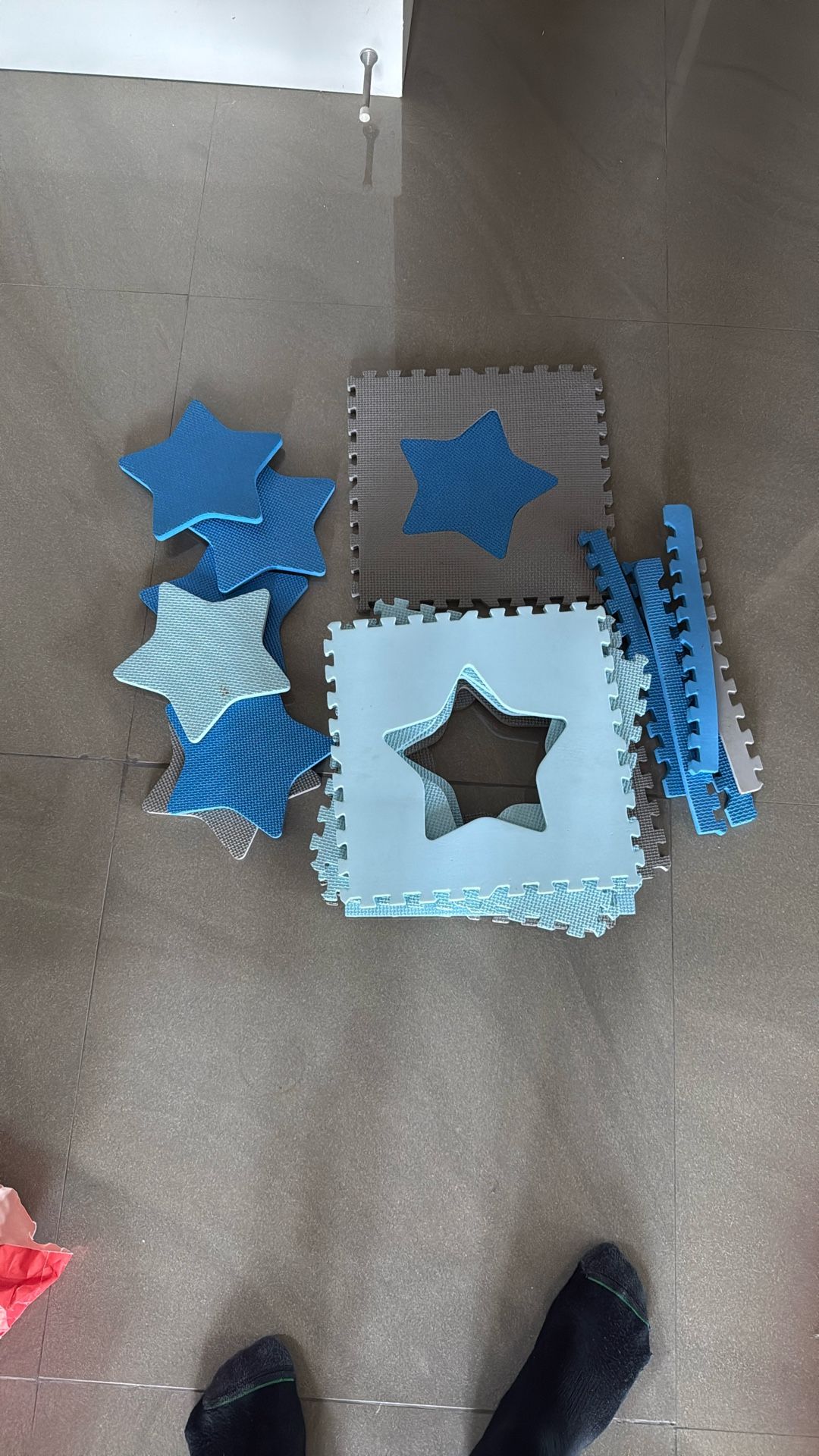 32 Piece Interlocking Play Mat System 