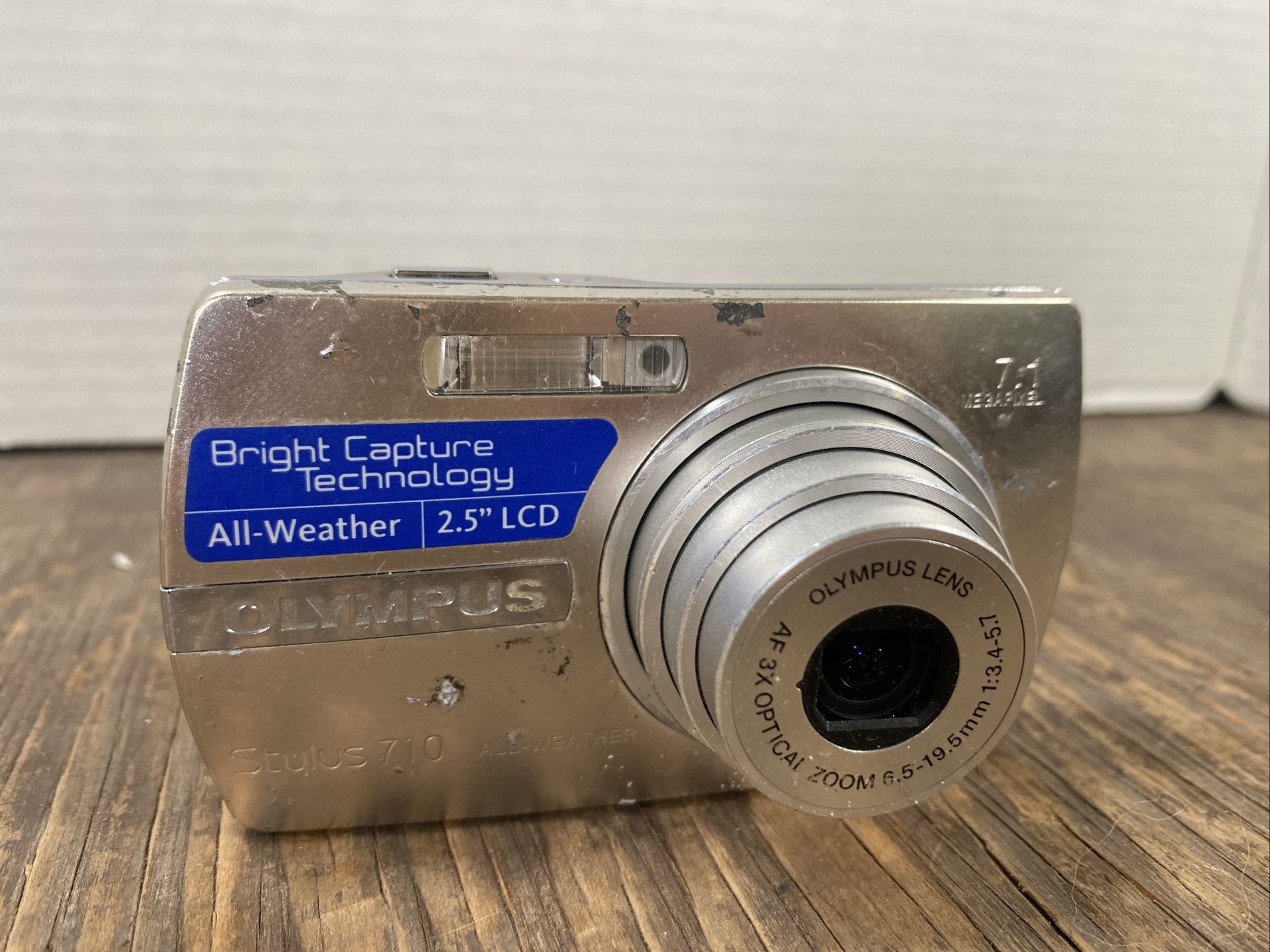 OLYMPUS Stylus 710 7.1MP Chrome Silver Digital Camera W/ Battery
