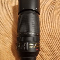 Nikon AF-S VR Zoom NIKKOR 70-300mm f/4.5 - 5.6G IF-ED  Lens With HB-36 Hood 