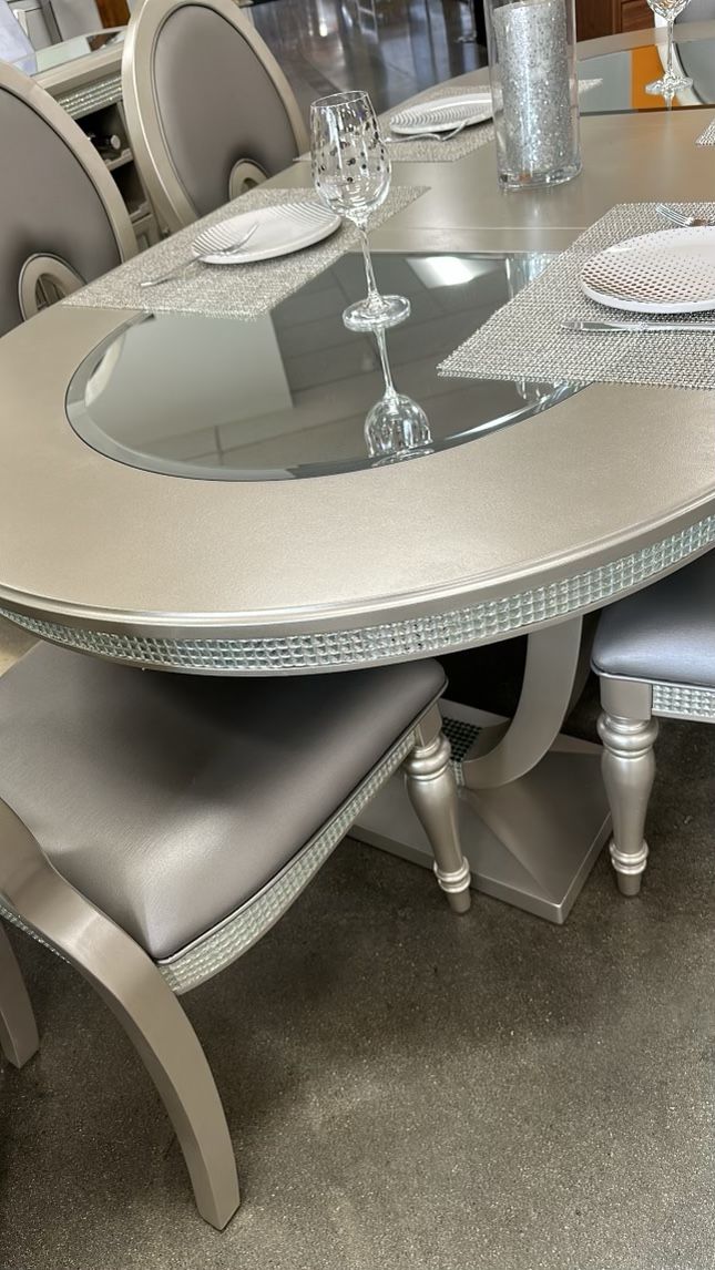 Beautiful Piece Dining Set With Expandable 18 Inch Leaf Mirrored