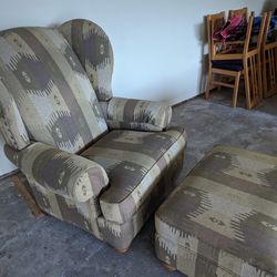 Sofa Chair With Ottoman - Like New, Good For nursery