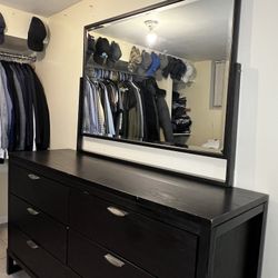 Chest with 6 drawers and mirror