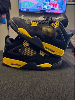 Jordan 4”Thunder” Size 13M