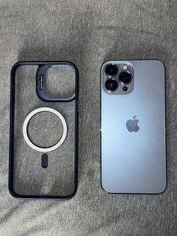 Apple iPhone 13 Pro Max *iCloud/Carrier UNLOCKED* 256 GB Sierra Blue w Bracket MagSafe Charging Case  