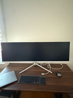 45 inch Spectre Monitor - Remote included