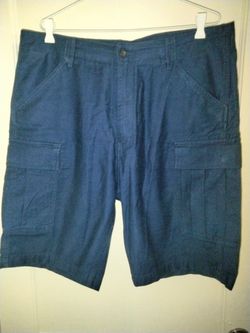 Men's Levi's Cargo Shorts Size 36