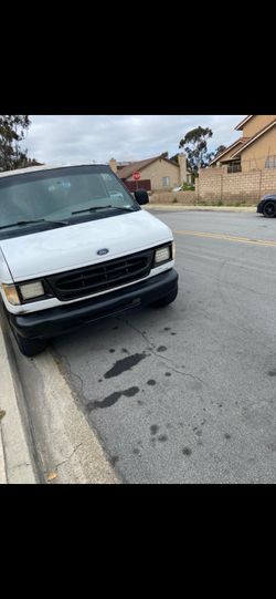 2002 Ford E-150