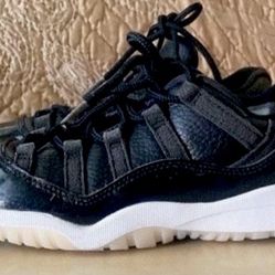 JORDAN 11 RETRO LOW 72-10 
