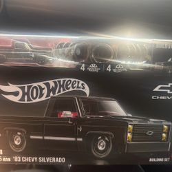 Hot Wheels '83 Chevy Silverado Building Set