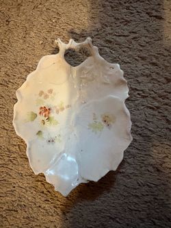 Antique leaf dishes