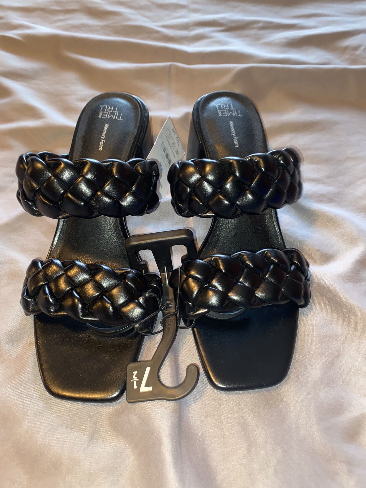 NWT Woman’s Black Heels