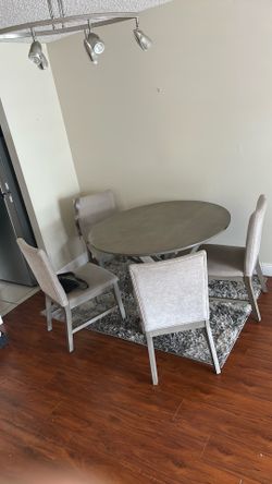 Dining Set, table with 4 chairs.