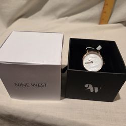"Nine West" Felicity ladies wristwatch  NWT black with gold