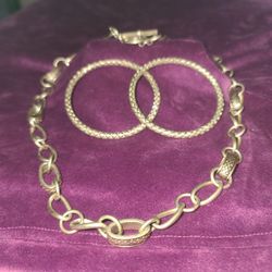 ELLEN TRACY CHUNKY GOLD TONE NECKLACE AND 2 BRACELETS SET