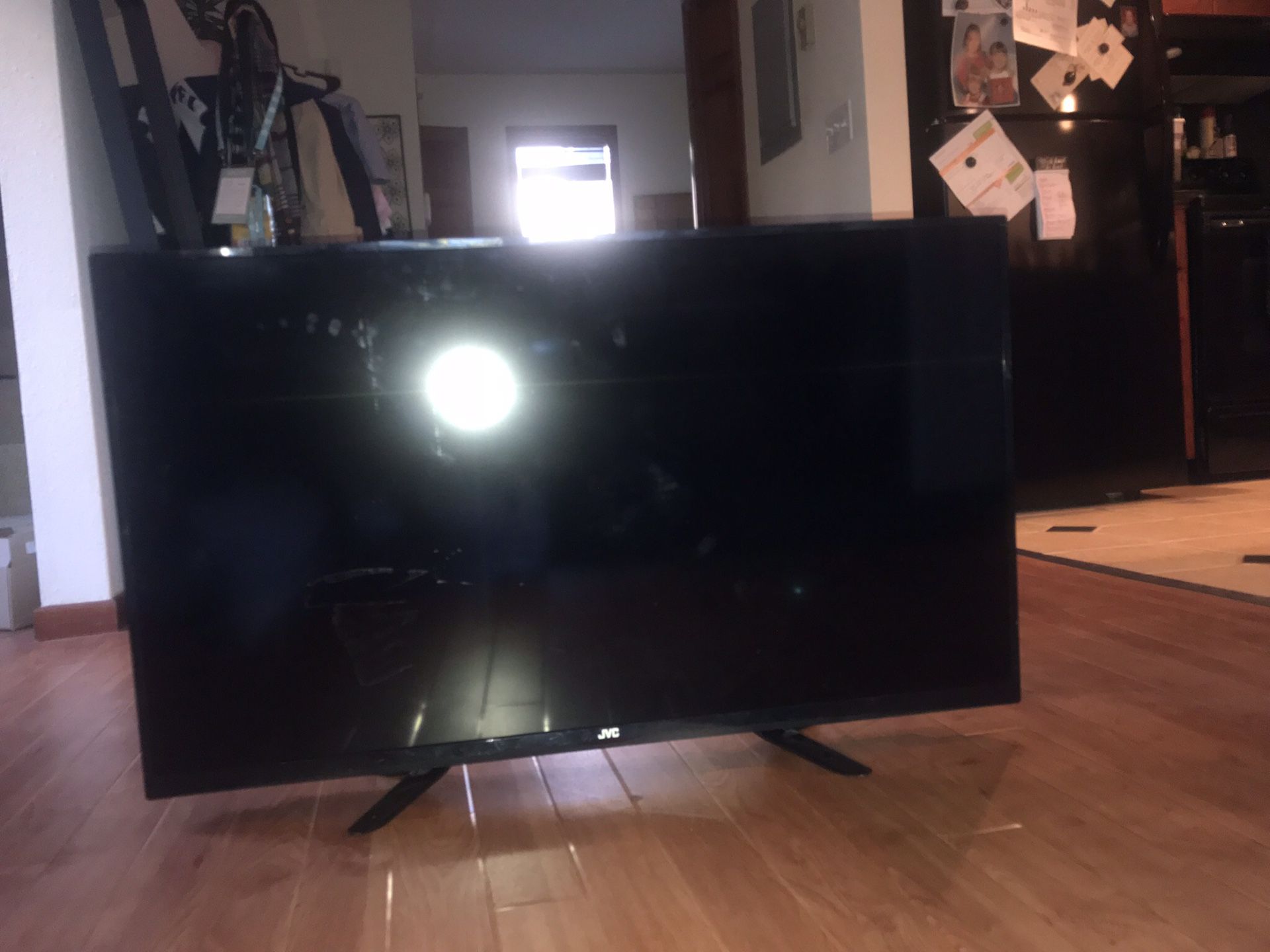 32 inch JVC TV (Broken)