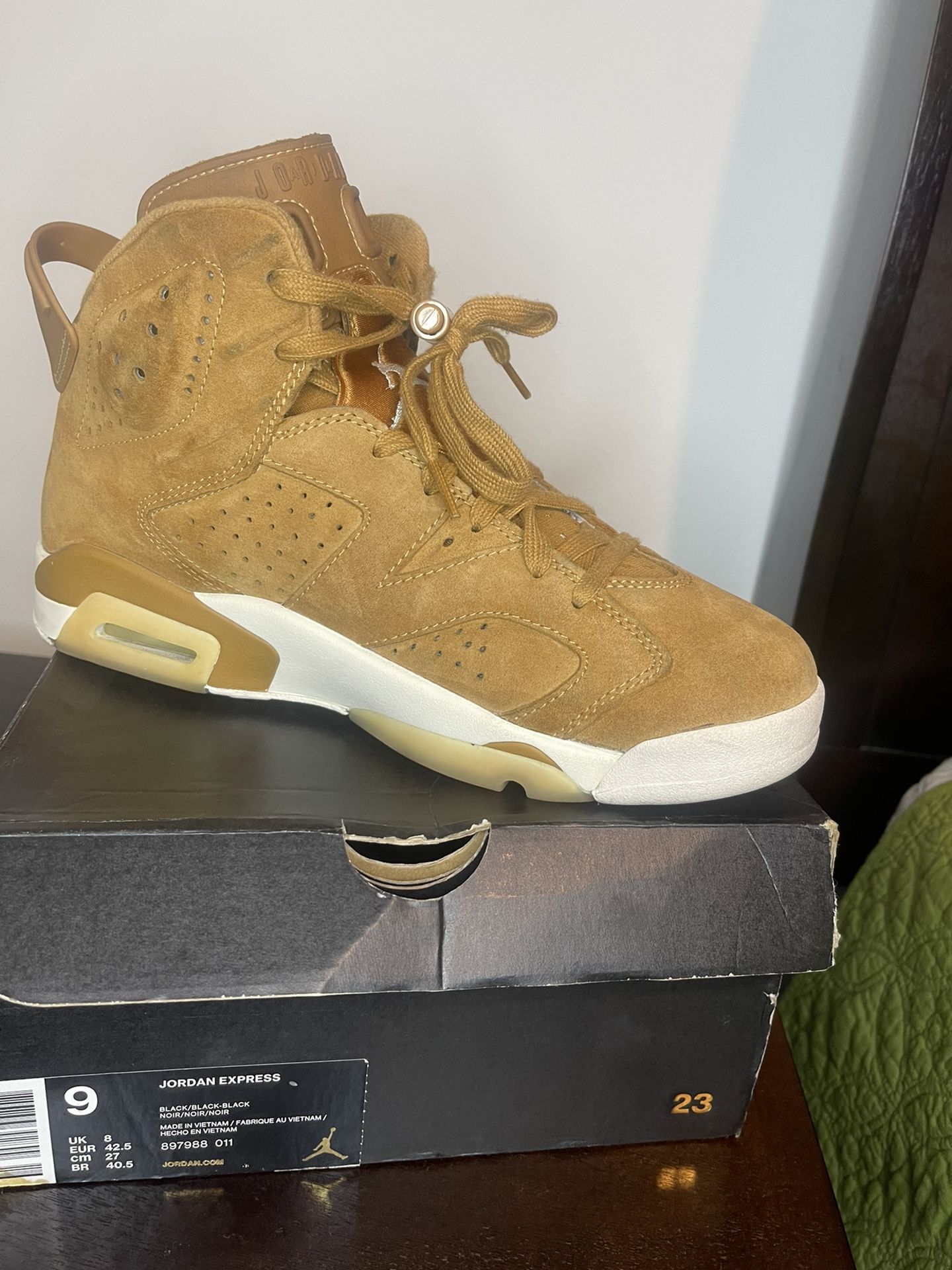 Air Jordan Retro 6 Golden Harvest (Wheat)