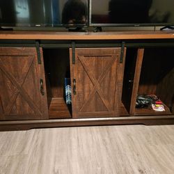 Tv/entertainment Stand