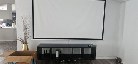 Black dining table set – $50
📺 TV stand – $25