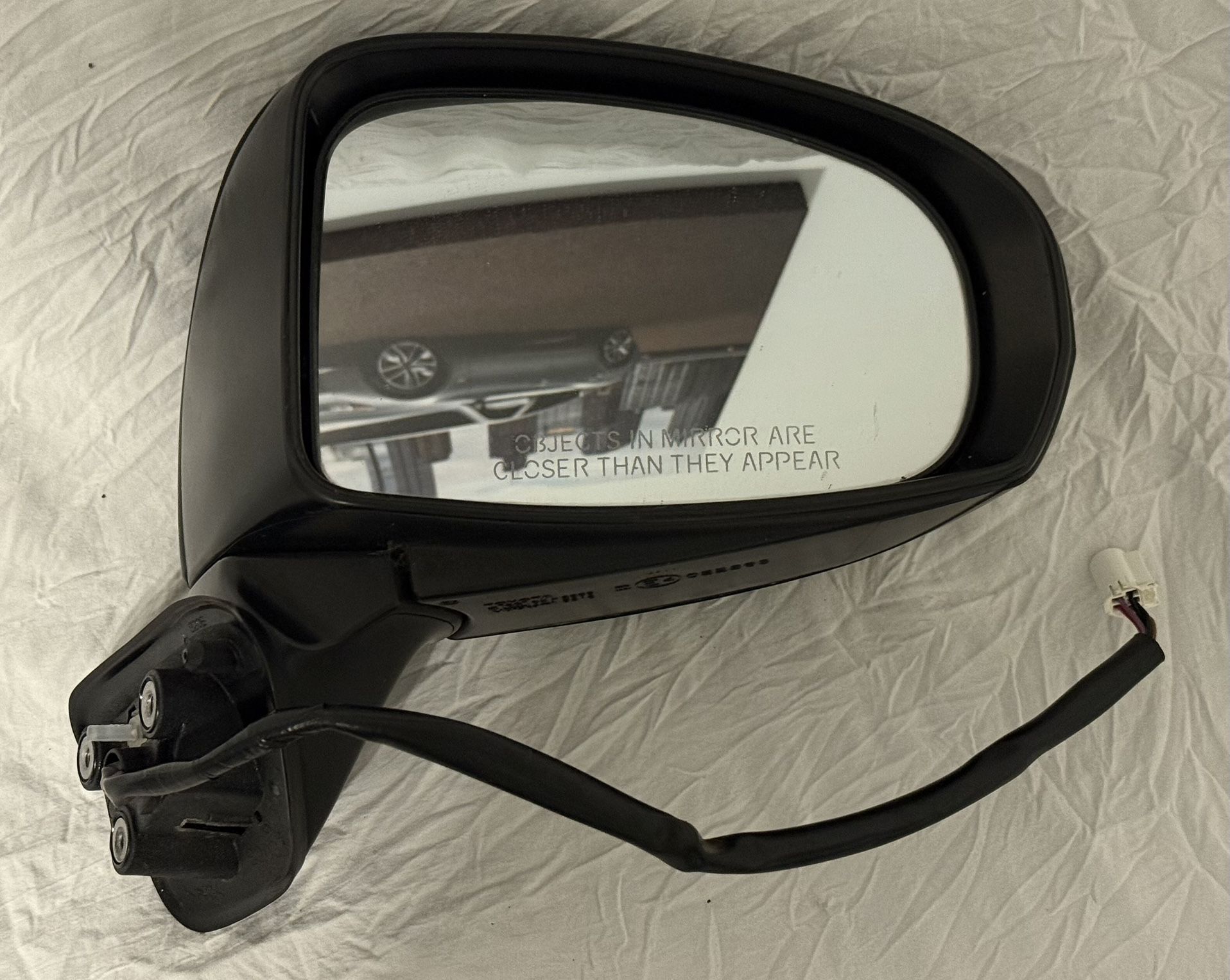 2011 Toyota Prius Passenger Side Mirror (RH)