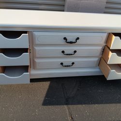 Dresser Color White 