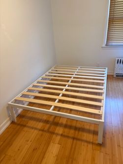 Full sized White Metal Platform Bed Frame with Wood Slats