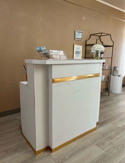 Reception desk