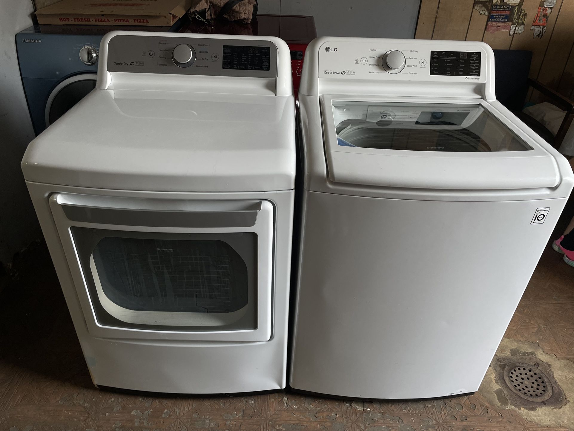 LG set Washer And Dryer Electric 