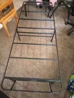 Twin bed mattress frame color black