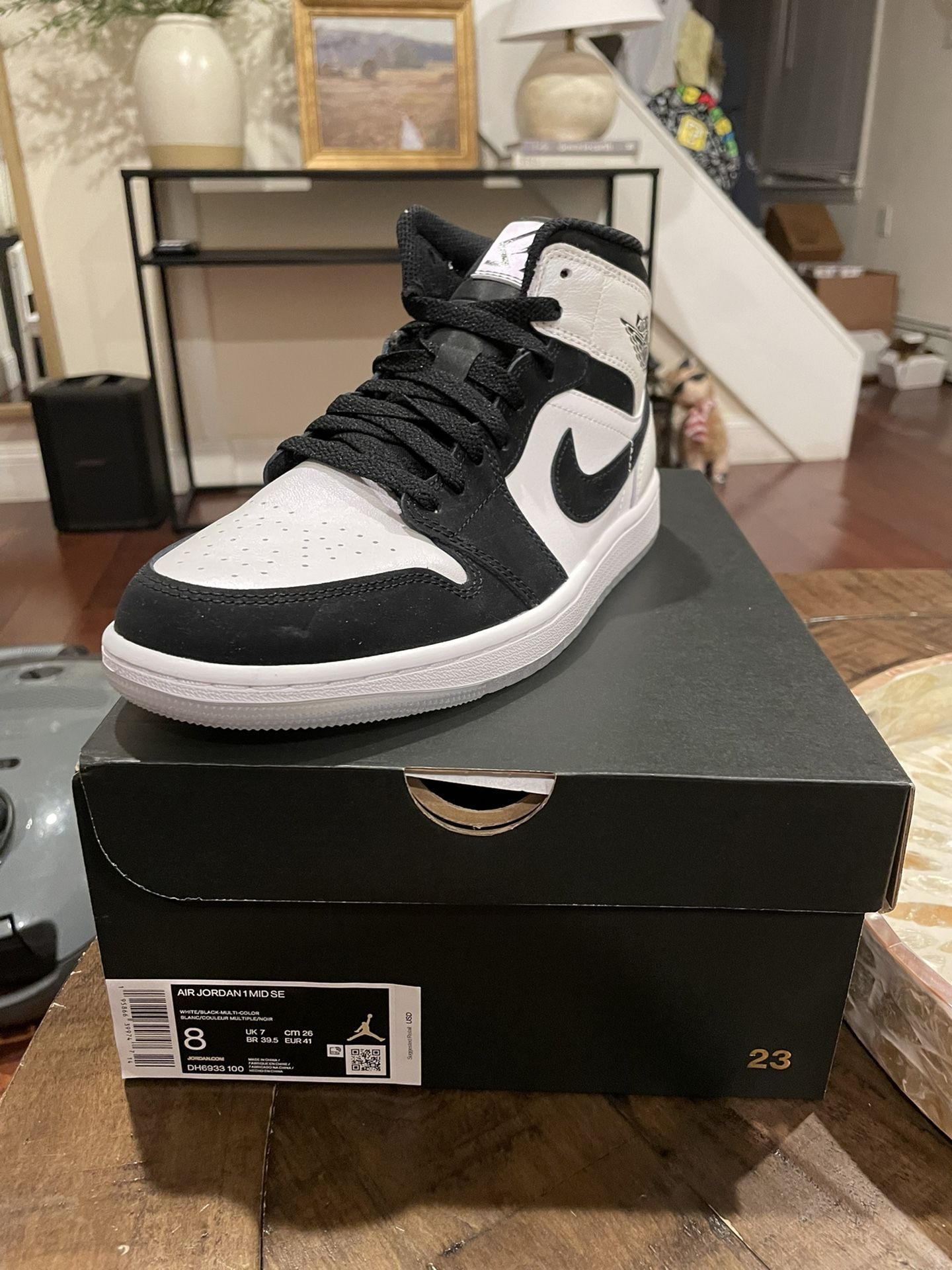 Air Jordan mid Diamond size 8M/