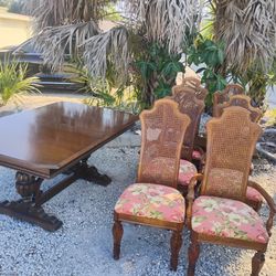 Dining Set, 4 Side 2 Arm Chairs, Table With 2 Leaves, One Was Damaged.