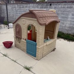 Free Playhouse 