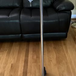 IV POLE