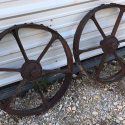 Antique Cast Iron Wagon Wheels 